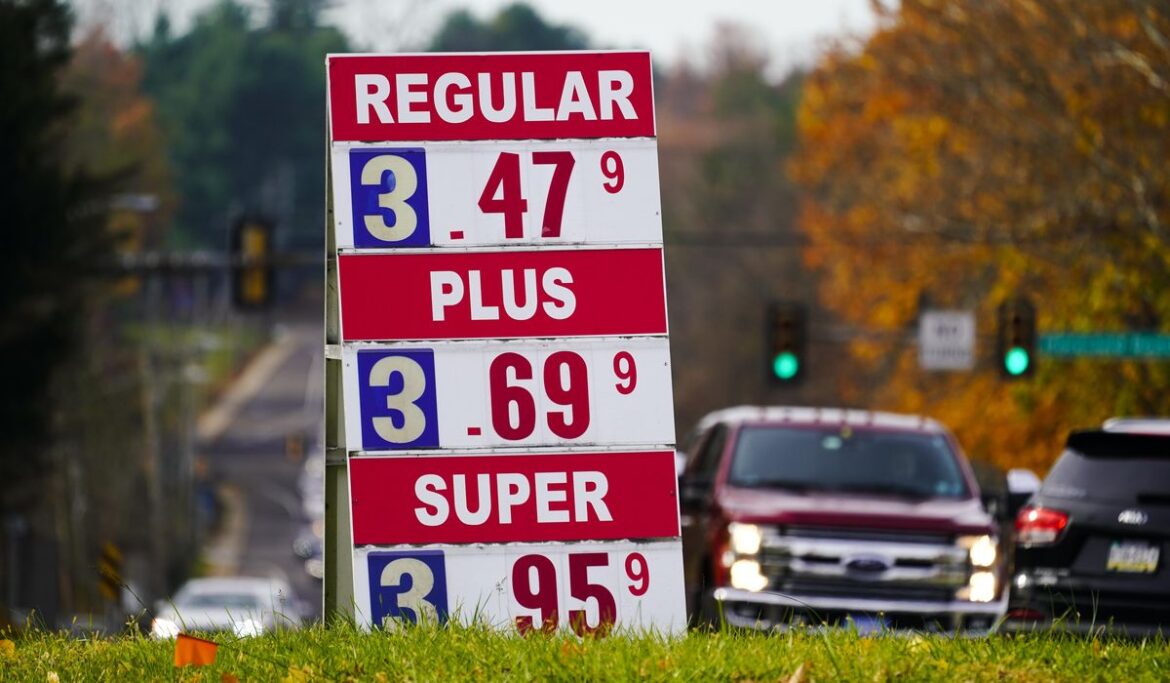 Average U.S. price of gas drops 2 cents over 2 weeks, to $3.46