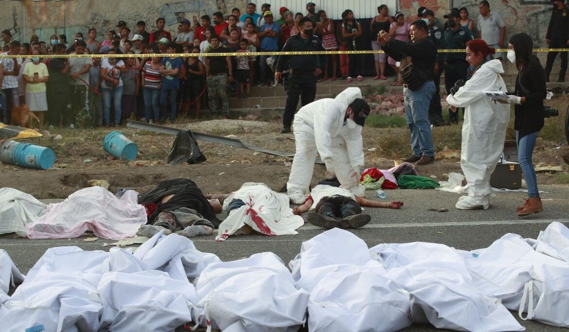 Truck crash kills 53 migrants in Mexico