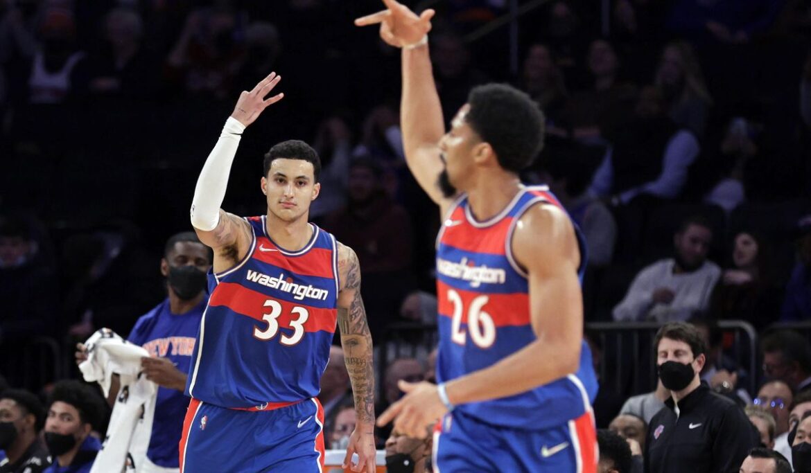 Wizards withstand Walker’s big night, beat Knicks 124-117