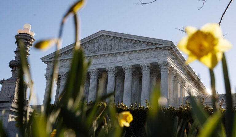 Supreme Court allows Jan. 6 committee to get Trump documents