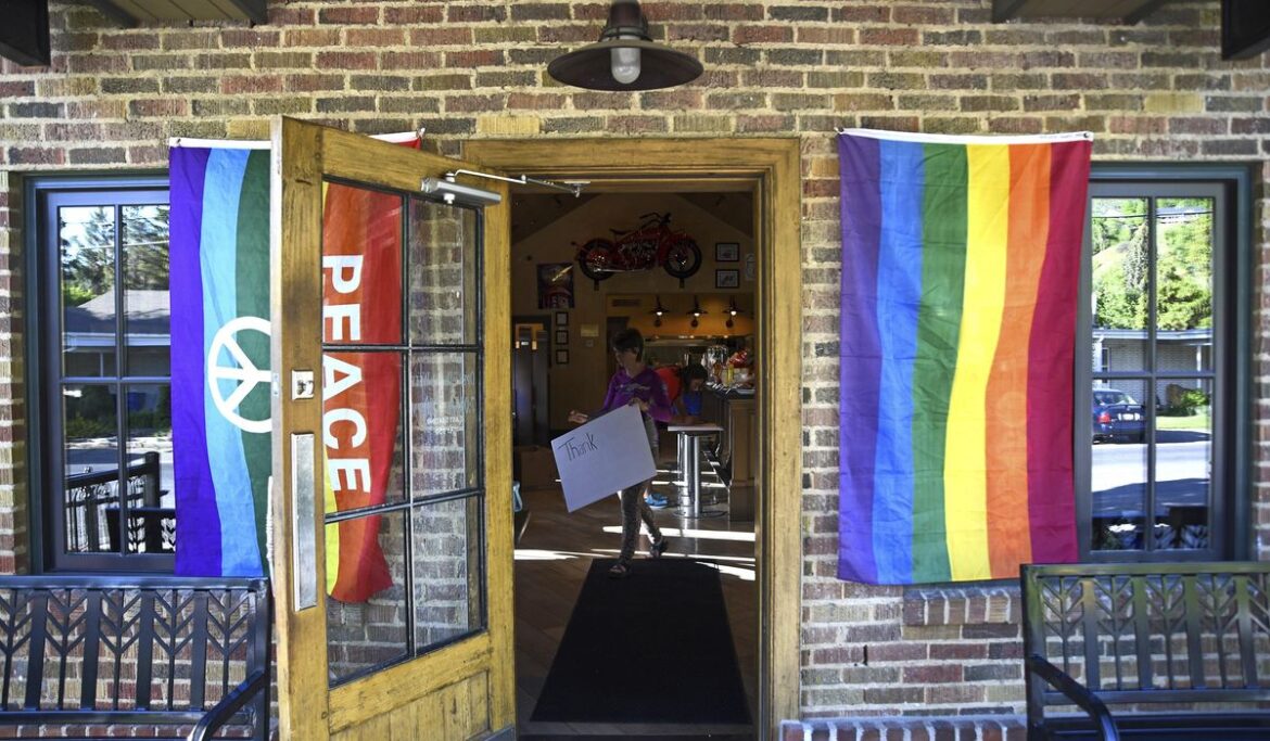GOP lawmakers file 15 bills to ban LGBT curricula, books