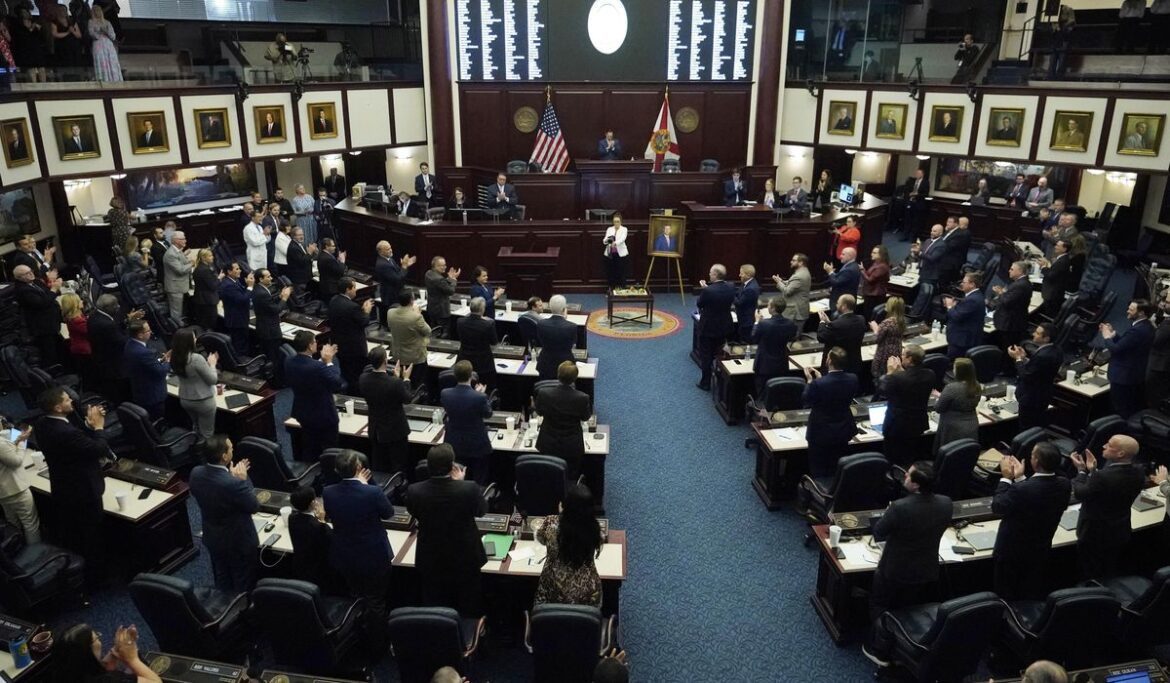 Florida legislature approves new congressional map giving GOP significant edge