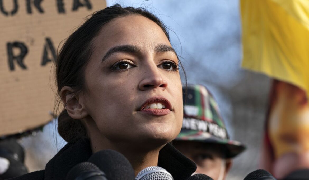 AOC rips Dem lawmakers who refuse to use term ‘Latinx’