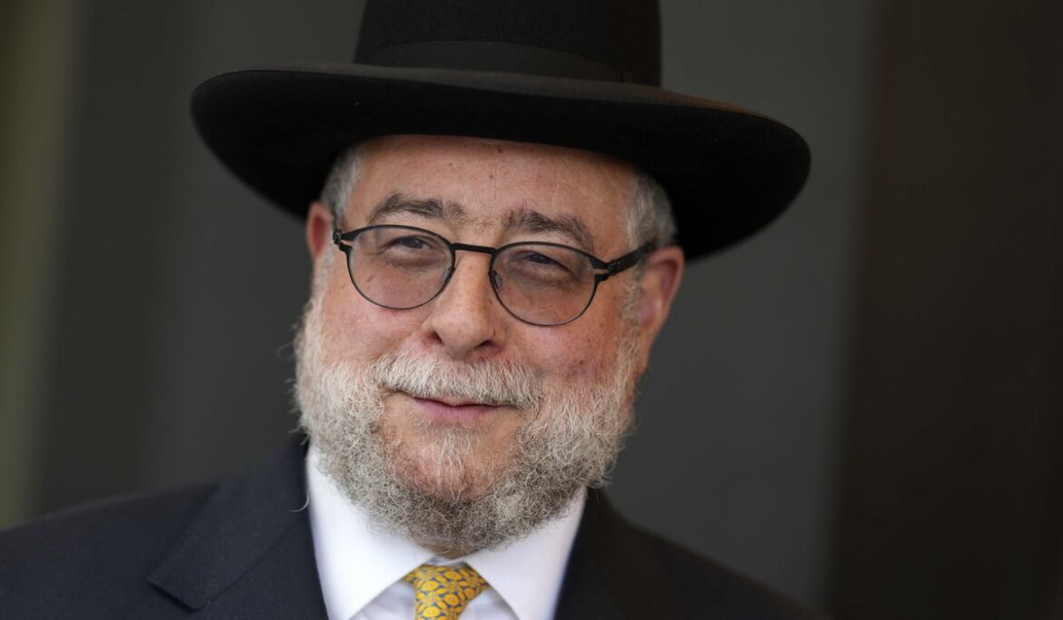 Moscow’s chief rabbi leaves Russia, family cites ‘pressure by authorities’ to support Ukraine war
