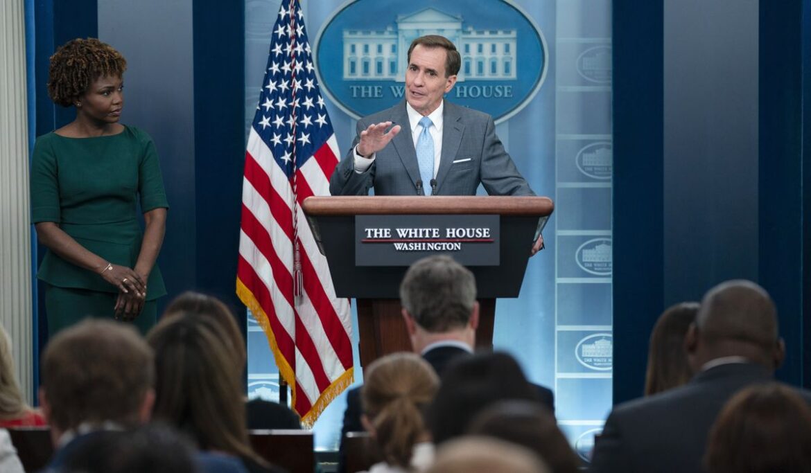 White House warns Americans against going to fight in Ukraine