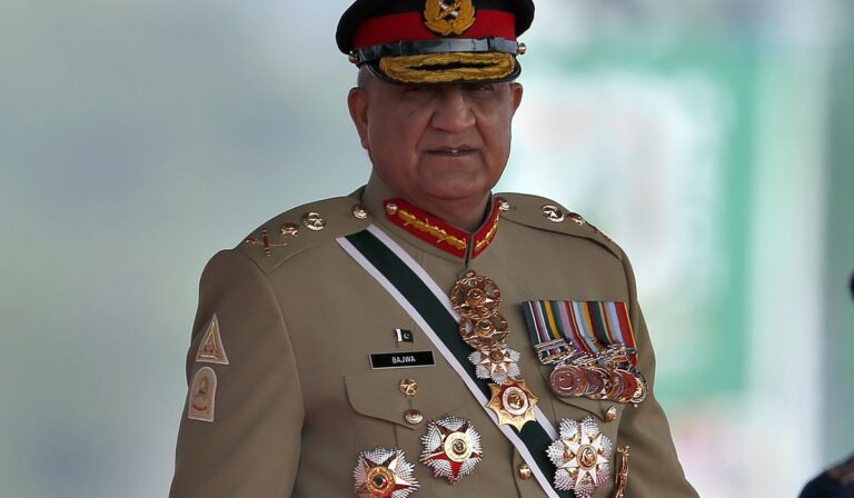 Pakistan military chief seeks U.S. help on release of IMF loan