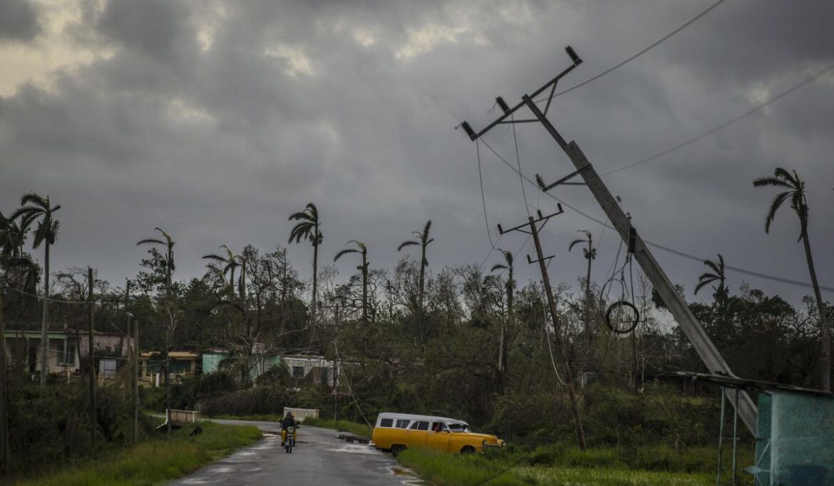 Cuba without electricity after Hurricane Ian hammers power grid