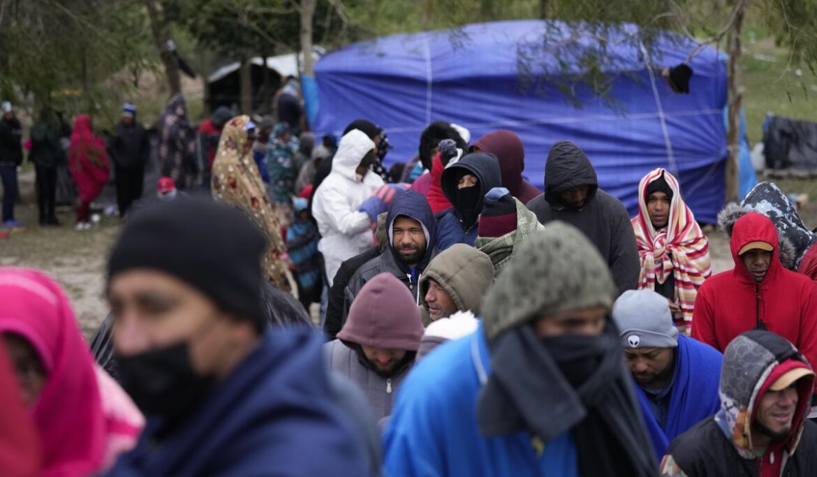 Homeland Security pleads with migrants to turn back in Christmas warning