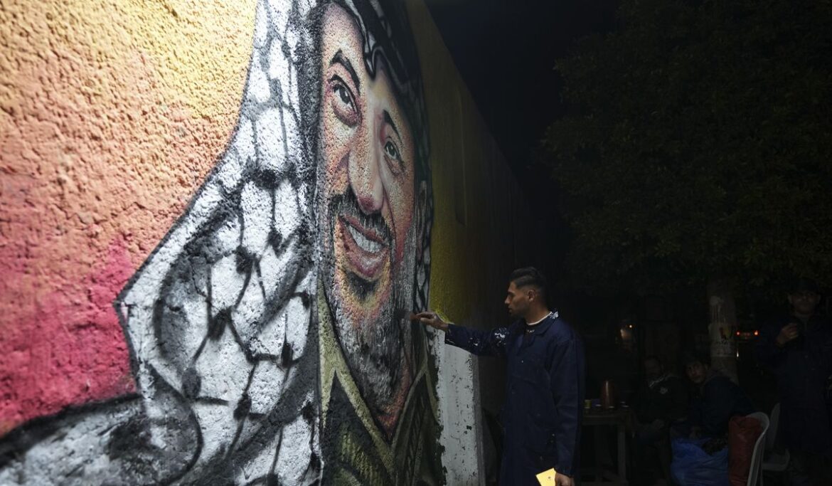 Huge crowds of Palestinians mark Fatah anniversary in Gaza